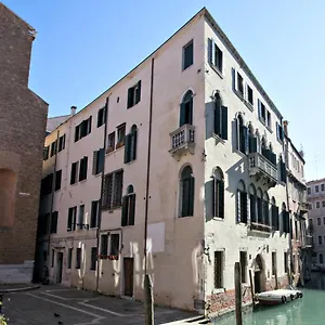 Ca' Foscolo 2*, Venise Italie